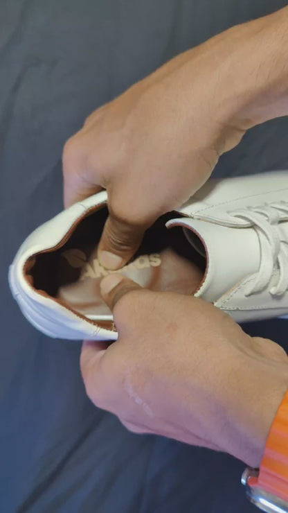 CHAUSSURE SNEAKER MEDICALE EN CUIRE NOIRE ET BLANC